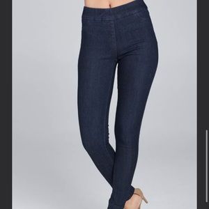 New in Bag Venus Dark Wash slimming Jeggings